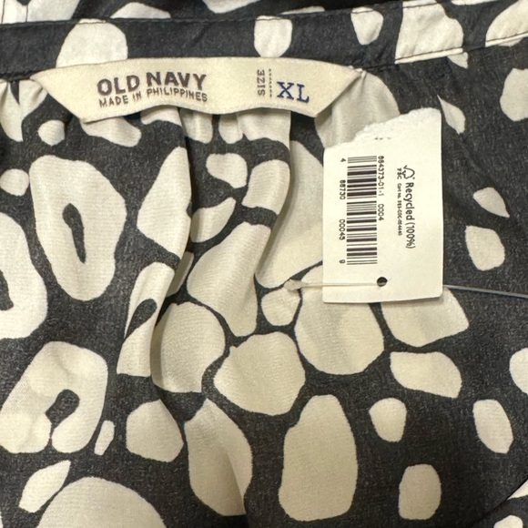 Old Navy Animal Print Tie Front Dress - Picture 5 of 5